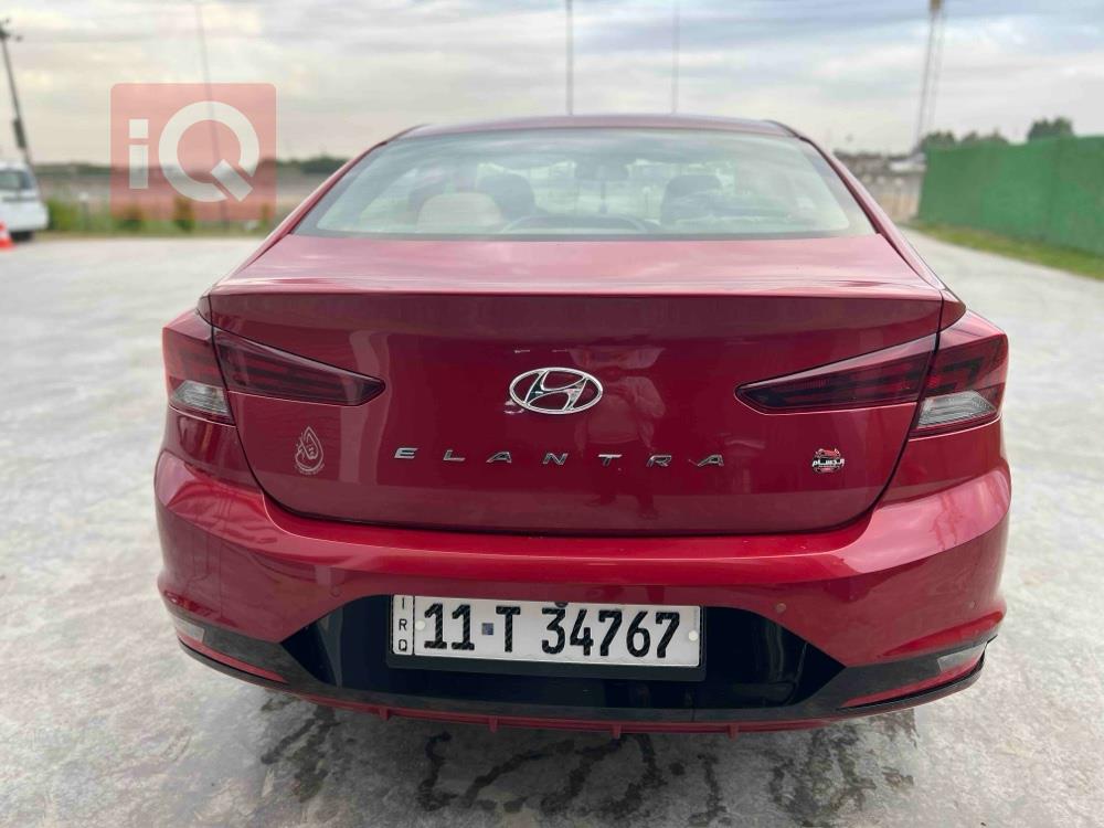 هیوندای ئەلەنترا